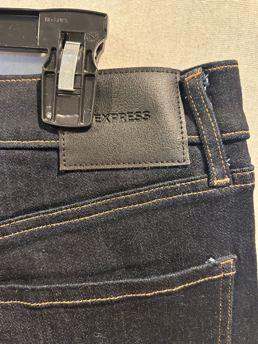 EXPRESS SKYSCRAPER
MID RISE JEANS - Picture 7 of 8